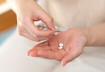 市販薬「オーバードーズ」で緊急搬送された“20代女性”の告白　学校にも家庭にも「居場所」なく…“過剰摂取”にすがる日々