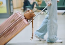 「軽蔑されると思うけど…」違法・危険“承知”で海外出稼ぎを選ぶ女性たち　背景にある“切実な実情”とは