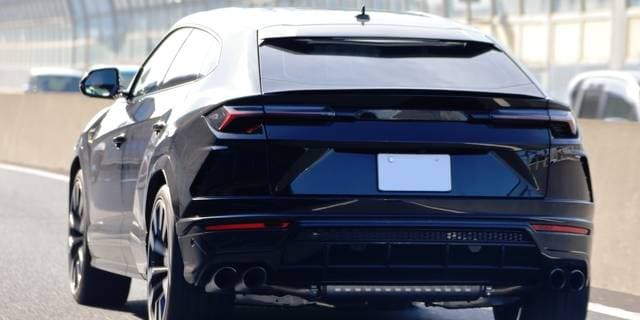 ランボルギーニ“ひき逃げ”中国籍ドライバーに批判殺到…今後問われる「救護義務違反」の重みとは?