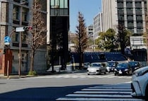 内閣府“公用車”が赤坂130キロ暴走で衝突事故…「国の責任」は問われるのか？