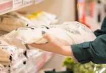 17歳・女子高校生がコメ万引き→逃走時に店員へ暴行　逮捕容疑の「事後強盗罪」は成人なら即“実刑”の重罪…どう処理される？