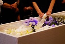 「生きたまま葬式」は実在する？　埋葬後、死者の髪が伸びることも…遺体解剖数1万体超の法医学医が明かす“仮死状態”のメカニズム