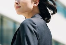 4月から「男女間の賃金差異」や「女性管理職比率」の公表義務が拡大　女性活躍推進法の狙いとは