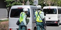 「卑怯だよな」駐車監視員が反則切符を切るのは“大人しそうな人”ばかり？   元警官が明かす“ノルマ優先”取り締まりの非情な実態