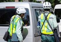 「卑怯だよな」駐車監視員が反則切符を切るのは“大人しそうな人”ばかり？   元警官が明かす“ノルマ優先”取り締まりの非情な実態