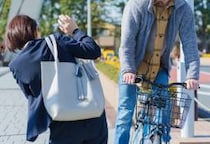 自転車も“二段階右折”しないと違反に　「これくらい大丈夫」は通用しない…実は「青切符」の対象になる“無意識の行為”とは
