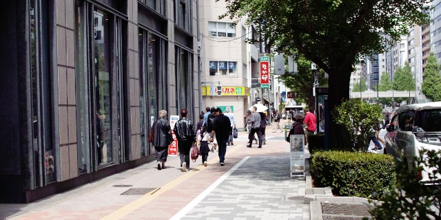 銀座の“ガードレール”に「現金1億円」トラック運転手が拾う　持ち主現れず6600万円を手に…日本中を熱狂させた“大事件”から46年