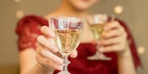 人気YouTuberも参入「ギャラ飲み」報酬は“1円”でも申告義務？　税理士が警告する無申告のペナルティと正しい対処法とは