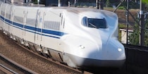 列車が「運行不能・遅延」でも鉄道会社が旅客に“賠償責任”を負わないのはなぜ？　それでも請求が認められる“ごく例外的なケース”とは