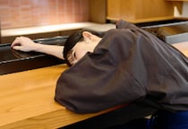 GW最大12連休も休めず激務、なのに給料はいつもと同じ？　「基本的に違法ではない」が…それでも問題になる“5つの条件”【弁護士解説】