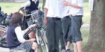 「どういう教育をしたらこんな子に育つのか」少年少女が84歳相手に羽交い絞め“8万円強盗”し逮捕…「大人と同じ刑事罰」の可能性も