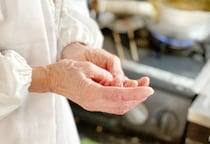 「お金に結びつけるのは嫌」という美徳の罠…人口減少が進む秋田、“安すぎる料金”が命取りに？　求められる「価格の再定義」
