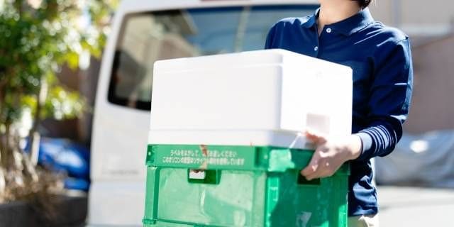 「コープみらい」配達員が車両内“排尿”で大騒動も…ドライバーらは“同情”　切実すぎる物流業界の「トイレ」事情