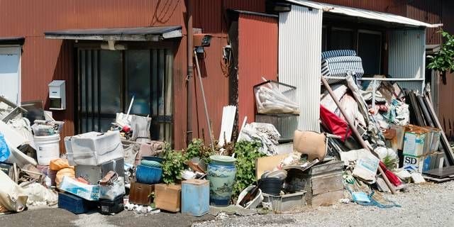 「触らないで！」ゴミ屋敷に暮らす85歳女性がヘルパーに雷…時間をかけて見えてきた「物を捨てられなくなった」“本当の理由”