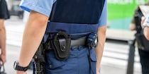 「衣替えを何回やらせるのか」元警官もうんざり…制服は“1着ウン万円”、夏服・冬服に「合服」も　“高温化”でも変わらない警視庁の“硬直体質”