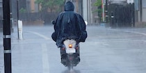台風なのに出社「意味わからん」　気合・責任感による“同調圧力”の危うさ…従業員を危険にさらせば「安全配慮義務違反」の可能性も