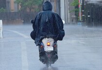 台風なのに出社「意味わからん」　気合・責任感による“同調圧力”の危うさ…従業員を危険にさらせば「安全配慮義務違反」の可能性も
