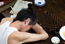 「俺はアル中じゃない」40代現場監督がコロナ禍で暗転　家族も仕事も失い、肝硬変で命の危機…それでも酒を止められない“脳の病”のリアル