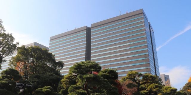 250億円被害“ニセ投資セミナー”に「本物の警官」登壇 詐欺師は“舞台設定”にもっとも労力を割く…「無防備に騙される人」が後を絶たないワケ