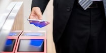 改札で0.3秒遅れ、運賃“割引”もなし…それでも「クレカ乗車」が交通系ICより“お得”なシーンとは