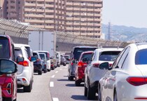 お盆の高速渋滞、今年は“436回・最長45km”の予想…避けるべきは下り「8日・13日」上り「14日・15日」、“バッテリー上がり”のリスクに要注意
