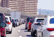 お盆の高速渋滞、今年は“436回・最長45km”の予想…避けるべきは下り「8日・13日」上り「14日・15日」、“バッテリー上がり”のリスクに要注意