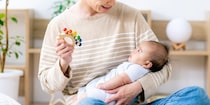 男性が育休復帰後「店長→副店長」に降格…“手当で賃金補填”も3か月後に打ち切り　「不利益な取扱い」訴えた結果、裁判所の判断は？