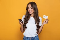 なぜクレカよりデビットカード？Z世代に人気の理由と賢い選び方