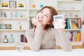 20代女性一人暮らしの生活費はいくら？理想の支出バランスをFPが解説