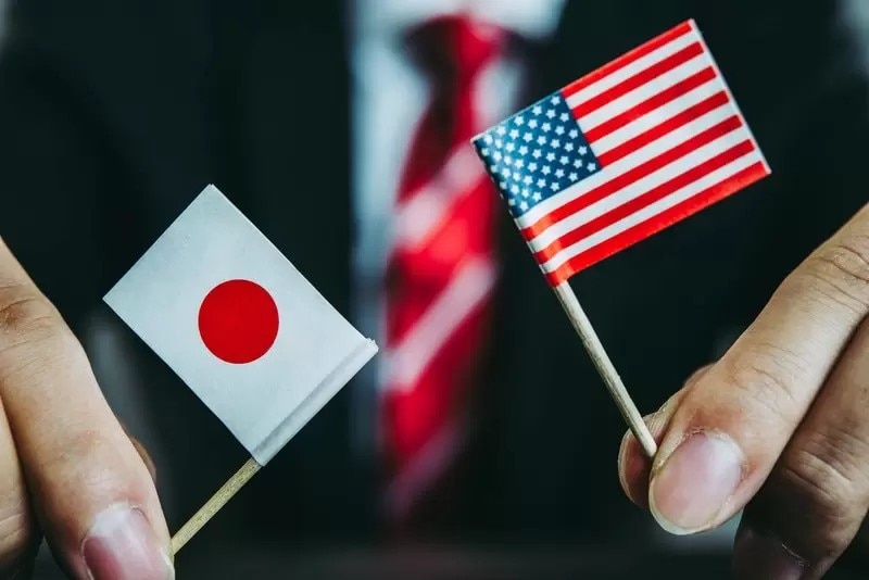 日本とアメリカの国旗