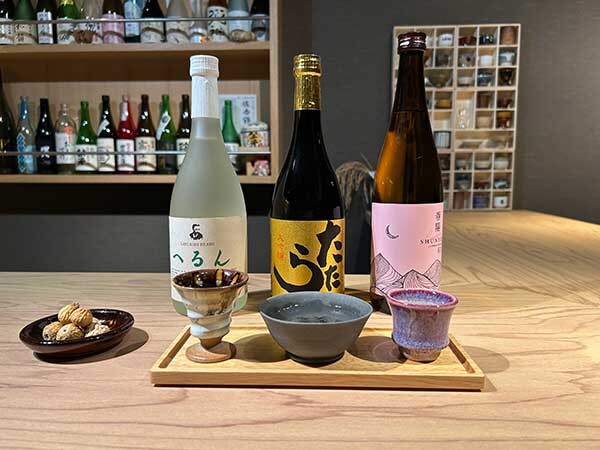 日本酒ソムリエと乾杯！地酒バーで“私の一杯”を探す夜 