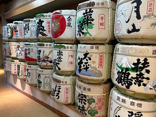 日本酒ソムリエと乾杯！地酒バーで“私の一杯”を探す夜 