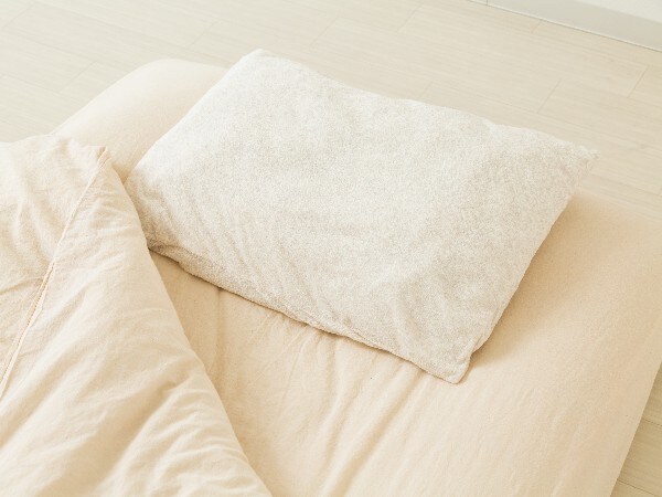 枕が臭う…!洗う頻度と正しい洗い方・干し方とは?
