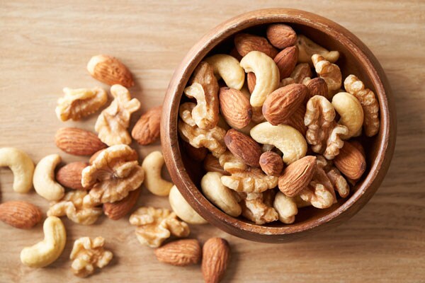 生活習慣編1:脂っぽい食事は肌に悪い?