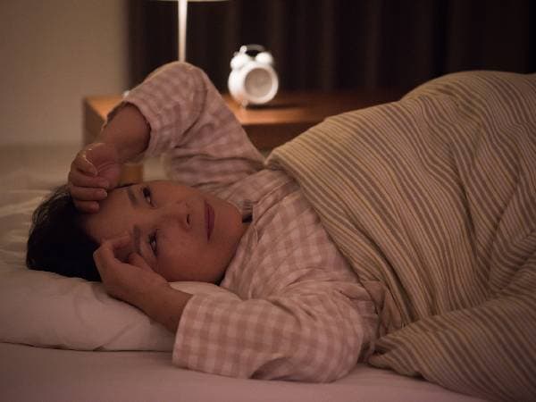 【疲れているのに眠れない】熟睡を遠ざけるNG行動とは?
