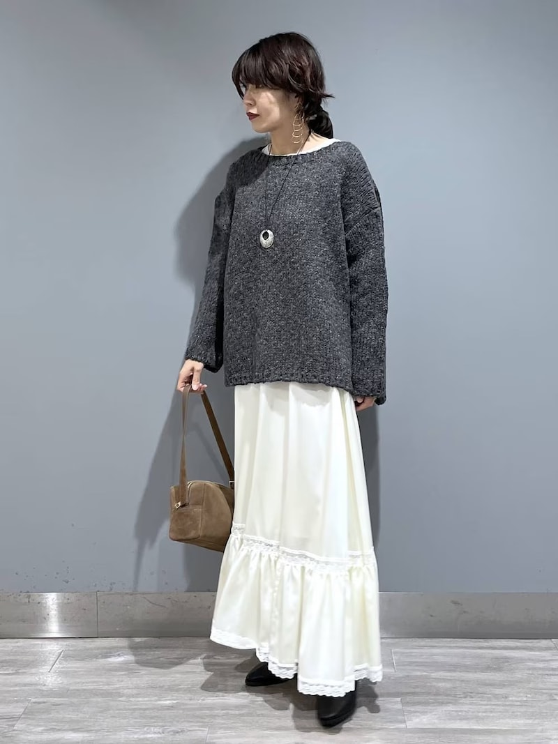 上下に異素材をミックスしてメリハリを