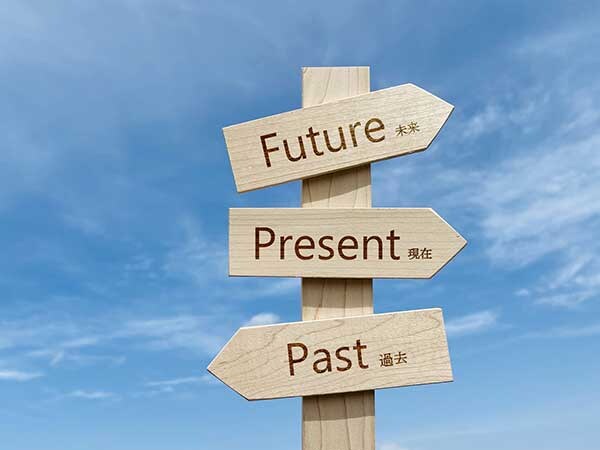 自己嫌悪する人・しない人、何が違う？