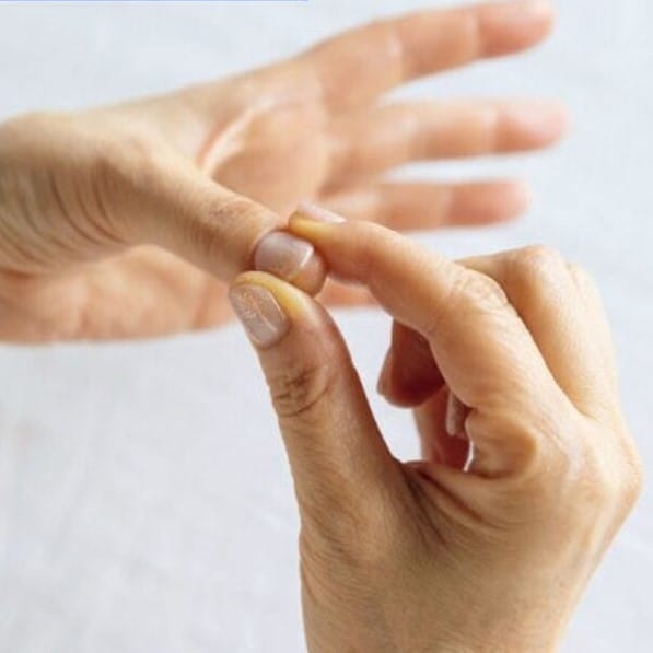 植物療法士が伝授！しわ・こわばりに・おうちで簡単アロマハンドマッサージ