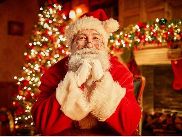 意外と知らないサンタクロースの由来となぜ贈り物をするのか