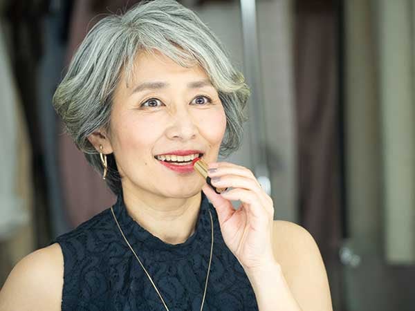  3．鮮やかカラーはリップに持ってくるのが正解