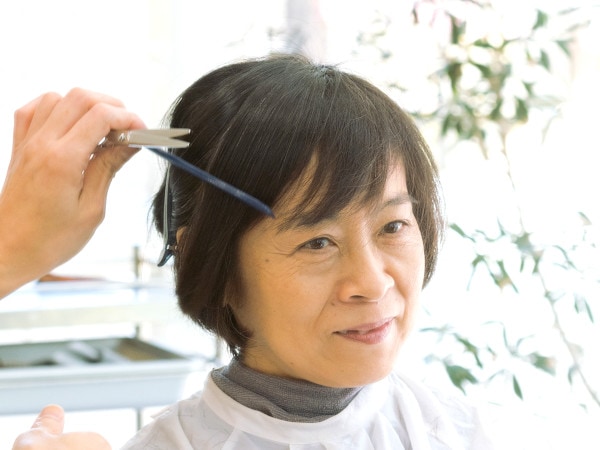 イメチェンのポイント3：前髪は重さを出して若々しく！