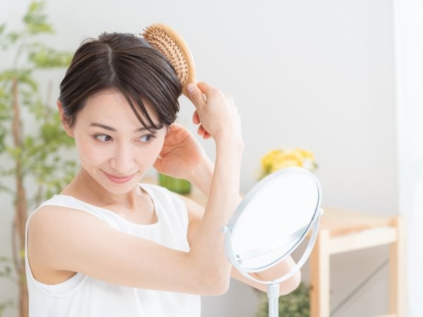 髪を梳かす頻度って?髪のハリツヤよみがえる!ブラッシング回数とは【知って得する裏技】