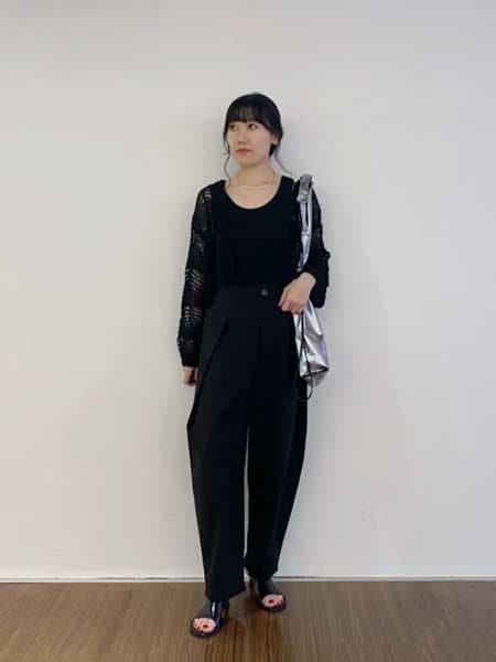 バレルレッグパンツ：大きめヒップを“包んで整える”最強パンツ