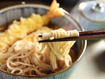 【年越しそば】由来と縁起担ぎのいわれとは？