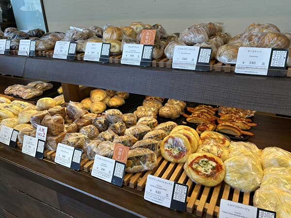 足湯×絶品パンで、運も気分もふわっと上向きに