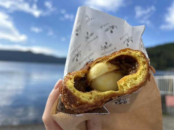 足湯×絶品パンで、運も気分もふわっと上向きに