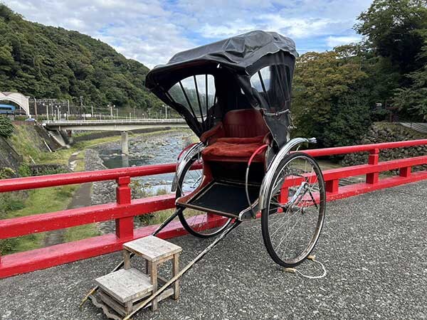 再び箱根湯本へ。川の音とジェラートで締めくくり