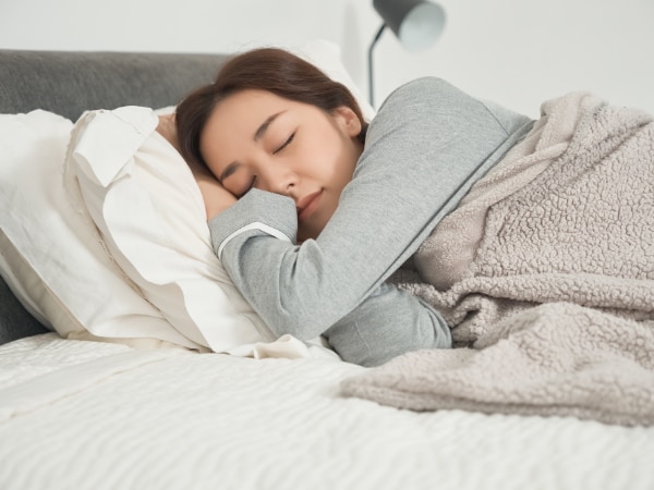 【大人の心理テスト】眠りの深さでわかる今の心理状態は?元気をチャージするおすすめ食材も紹介!