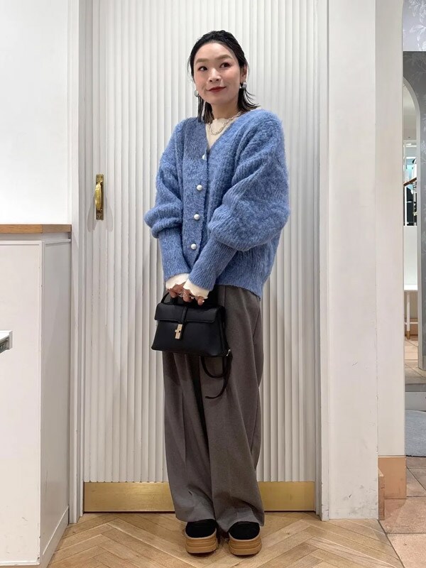 ブルーグレーで更新。静かに挑戦する色v