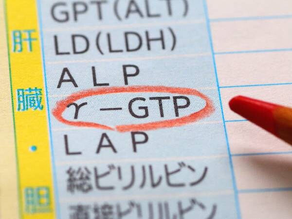 50代女性、健康診断でγ-GTPが高い原因は?気を付けるべき病気をチェック